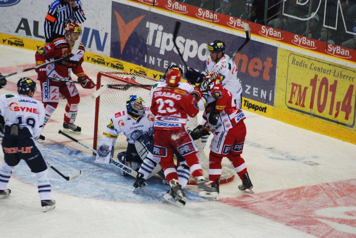 BÍLÝ TYGŘI_SLAVIA VS_PLAY OFF_2011_01