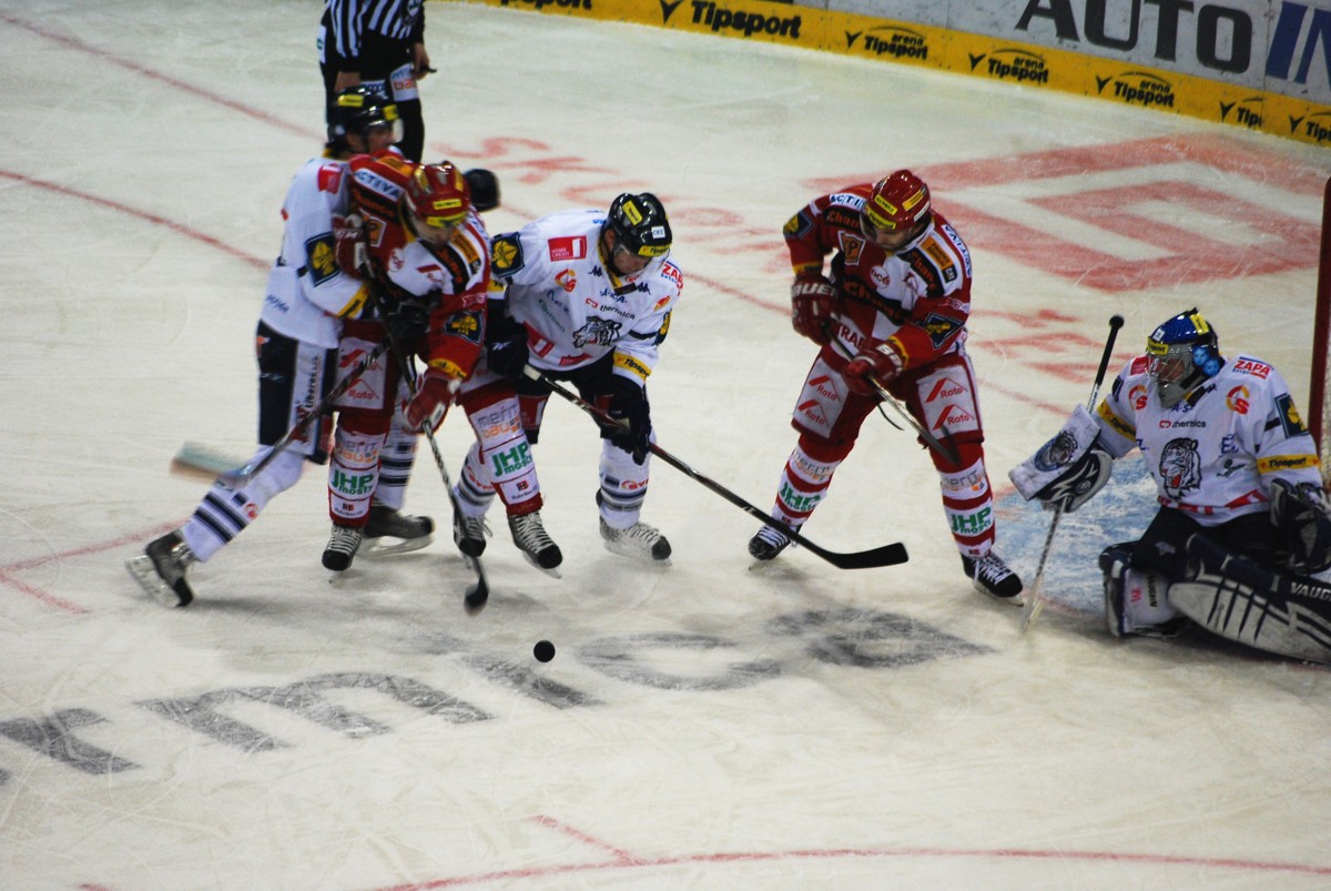 BÍLÝ TYGŘI_SLAVIA VS_PLAY OFF_2011_08