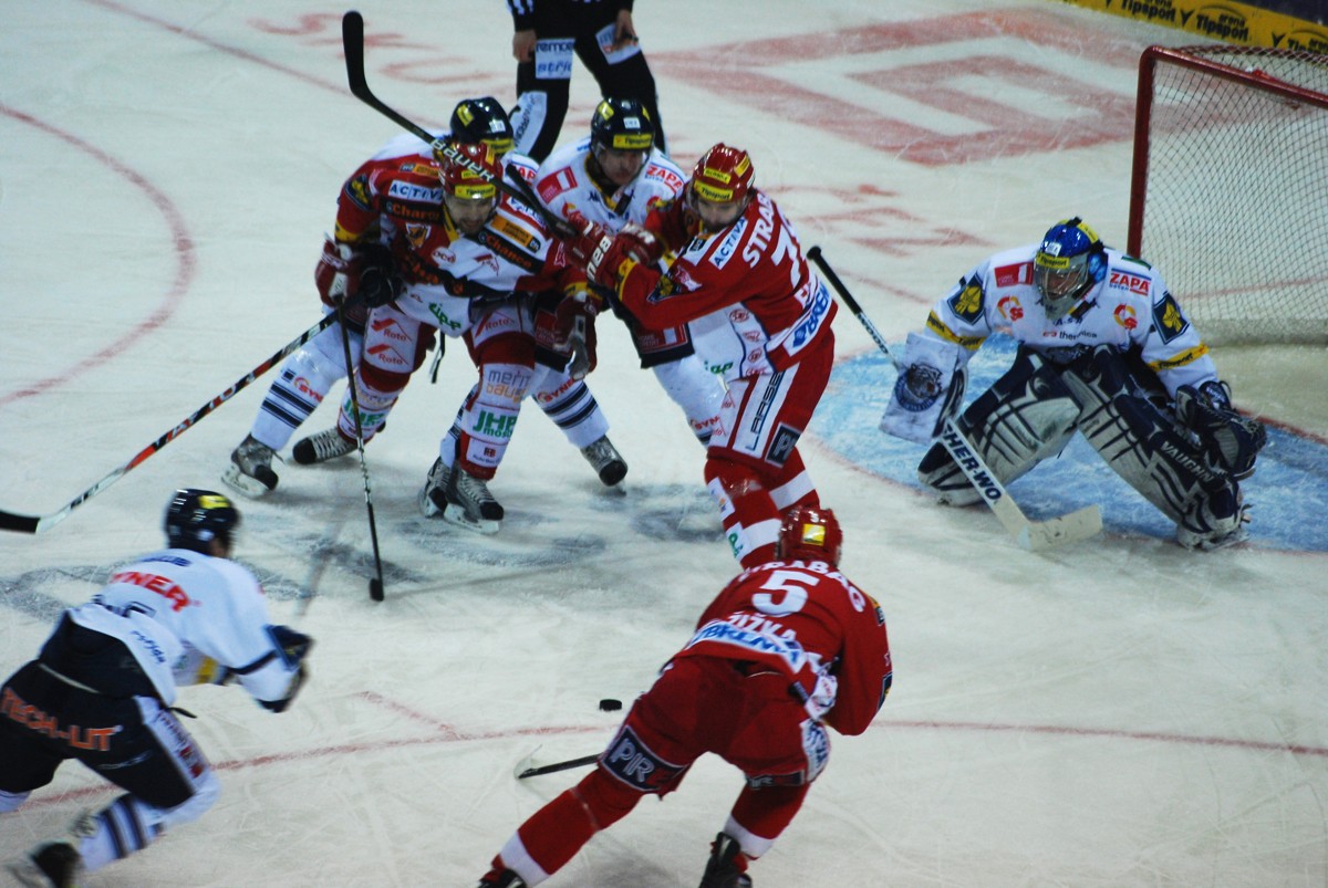 BÍLÝ TYGŘI_SLAVIA VS_PLAY OFF_2011_11